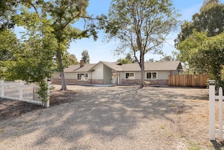 8151 Chamise Ave, Clovis, CA 93619
