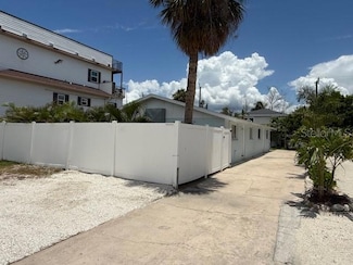 2909 Gulf Dr Unit A, Holmes Beach, FL 34217