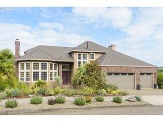 11561 SE Highland Loop, Clackamas, OR 97015