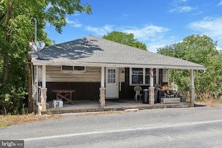 50 Fairyland Rd, Lehighton, PA 18235