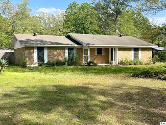 9192 Teakwood Dr, Bastrop, LA 71220