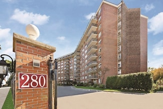 280 Boylston St Unit 415, Chestnut Hill, MA 02467