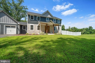 8042 Cobb Rd, Manassas, VA 20112