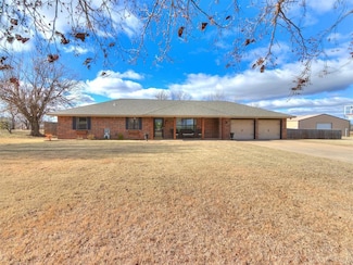 807 N Richland Rd, Tuttle, OK 73089