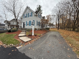 22 Sweetser St Unit 1, Wakefield, MA 01880