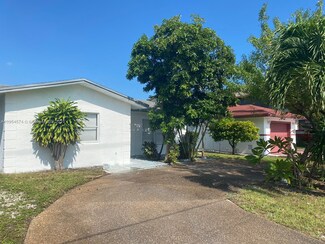 175 SW 4th St, Deerfield Beach, FL 33441