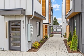 4722 45th Ave SW, Seattle, WA 98116