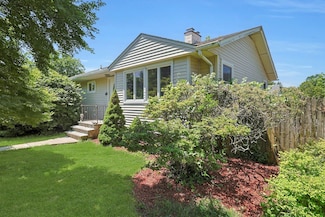 61 Westlake Dr, Valhalla, NY 10595