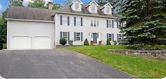 6 Chatterton Woods, Hamden, CT 06518