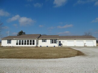 186 N 1050 E, Oakland City, IN 47660