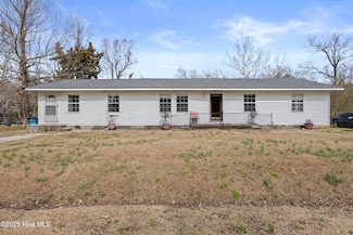 348 Collins St, Jacksonville, NC 28540