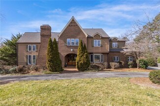 1325 Heathcliff Ct, High Point, NC 27262