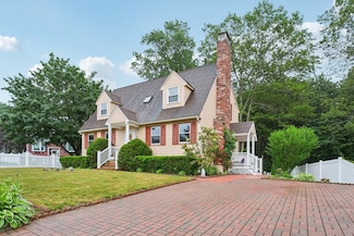 71 Constance Dr, Lowell, MA 01854