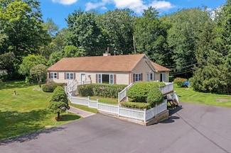41 Hattertown Rd, Newtown, CT 06470