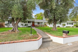 1325 Philomene Ct, Carmichael, CA 95608