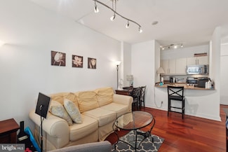 219 29 S 18th St Unit 1605, Philadelphia, PA 19103