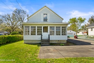 141 Schoolhouse Rd, Albany, NY 12203