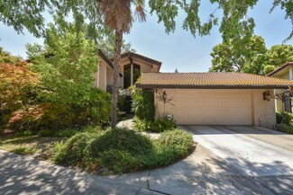 5542 N El Adobe Dr, Fresno, CA 93711