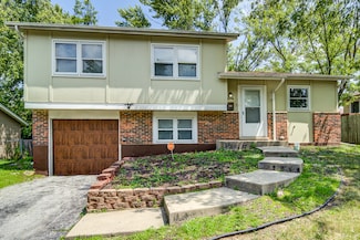 17651 Hillcrest Dr, Country Club Hills, IL 60478