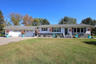 611 1st Ave, Reynolds, ND 58275