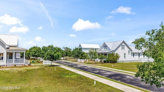 98 Boathouse Rd, Oriental, NC 28571