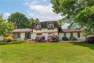 2864 Pine Lake Rd, Uniontown, OH 44685