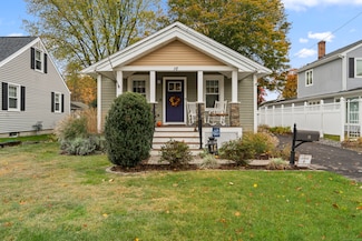 16 Flora St, Milford, CT 06460