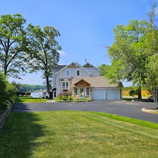 25333 W Richmond Ave, Antioch, IL 60002