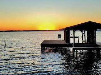 17198 Lakeview Dr, Flint, TX 75762