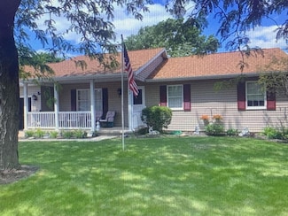 920 Primrose Dr, Wapakoneta, OH 45895