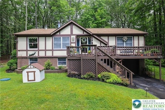137 Outer Dr, Pocono Lake, PA 18347