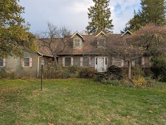 26083 Coshocton Rd, Howard, OH 43028