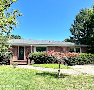 501 Freehold St, Oakhurst, NJ 07755