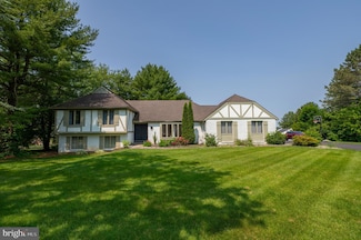 2670 Mountain View Cir, Emmaus, PA 18049