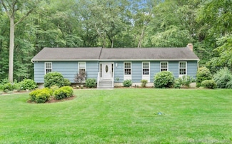 477 Skyline Dr, Orange, CT 06477