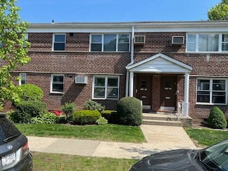 196-32 Pompeii Rd Unit 2B, Hollis, NY 11423