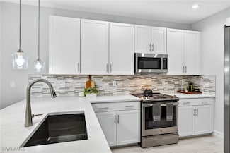 7570 Rockefeller Dr, Naples, FL 34119