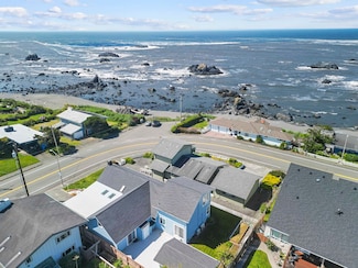 263 W 5th St, Crescent City, CA 95531