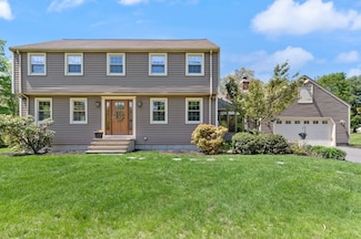 23 Clover Hill Dr, Chelmsford, MA 01824