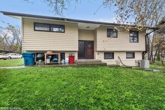 7719 Maple Ave, Gary, IN 46403