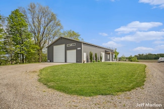 1525 W David Hwy, Ionia, MI 48846