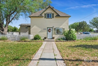 1390 E 6th S, Mountain Home, ID 83647