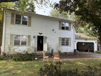 65 Hendom Dr, Feeding Hills, MA 01030