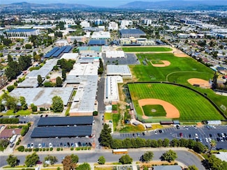 905 Oakdale Ave, Fullerton, CA 92831