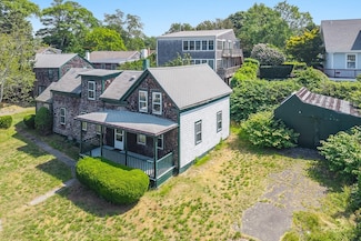 37 Pearl St, Provincetown, MA 2657
