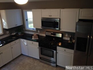 2600 2600 5th Ave E, North St. Paul, MN 55109