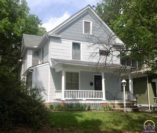 1023 SW Mulvane St, Topeka, KS 66604