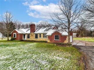 4310 Brainard Rd, Chagrin Falls, OH 44022