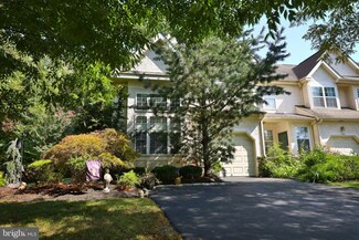 140 Green Valley Cir, Dresher, PA 19025