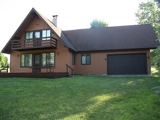 2355 Washington St, Charlevoix, MI 49720